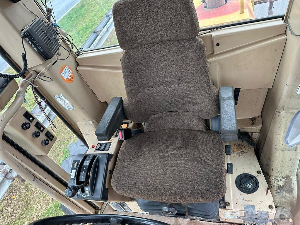 CAT 14H معدات تمهيد الطرق