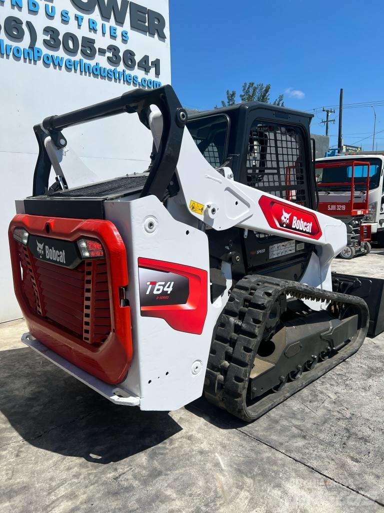 Bobcat T 64 لوادر انزلاقية التوجيه