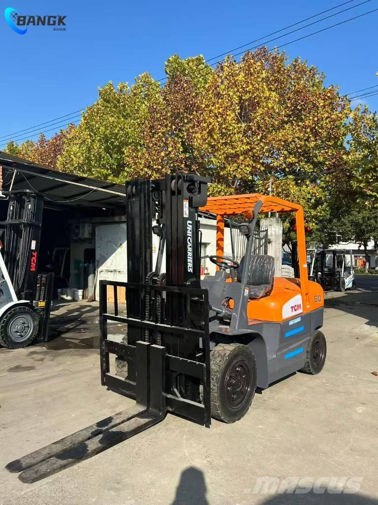 TCM FD 50T 3C شاحنات الديزل