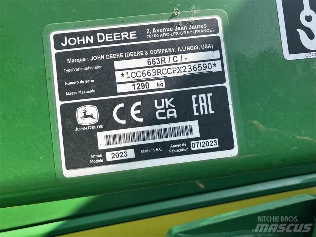 John Deere 6R 155 الجرارات