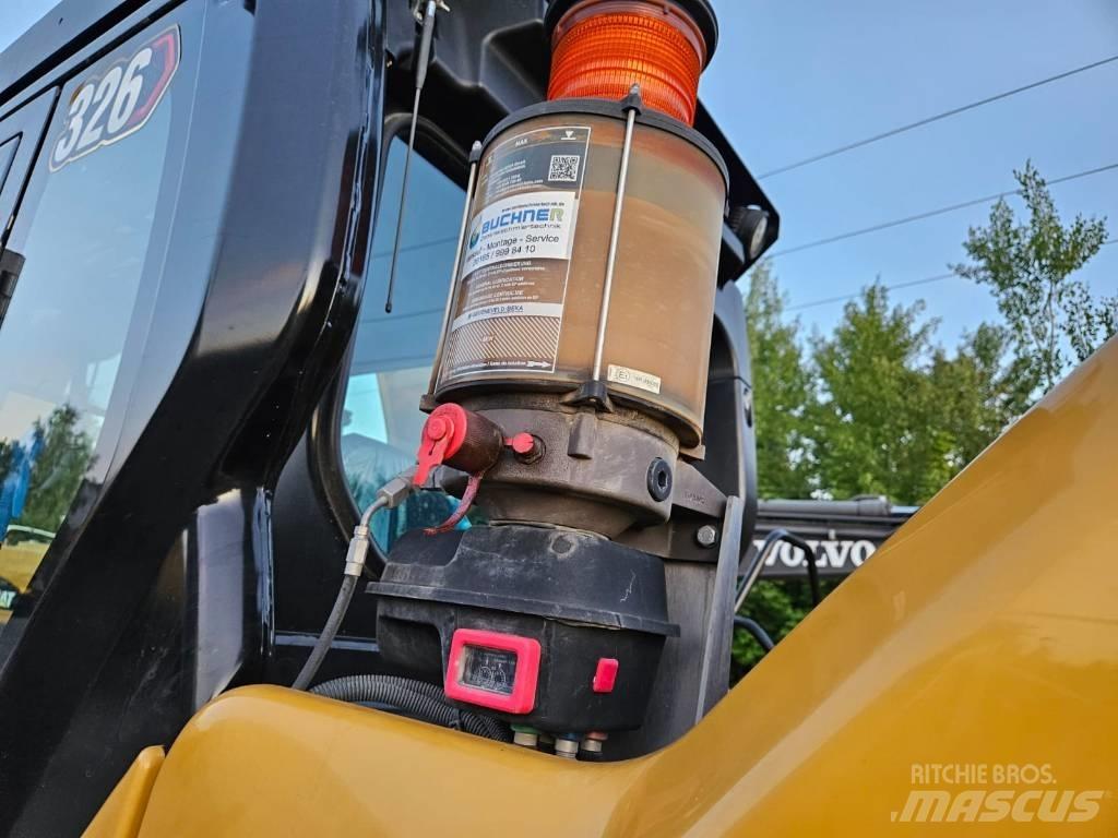 CAT 326-07 حفارات زحافة