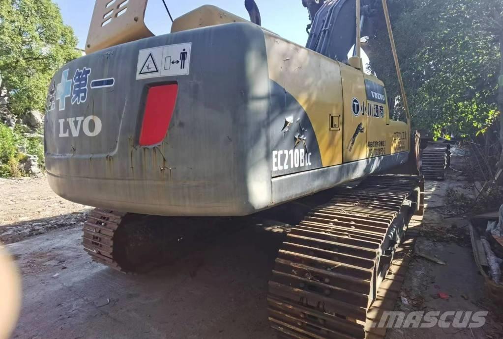 Volvo EC210BLC حفارات زحافة