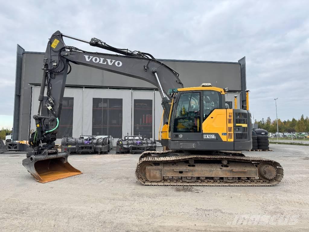 Volvo ECR 235 E حفارات زحافة