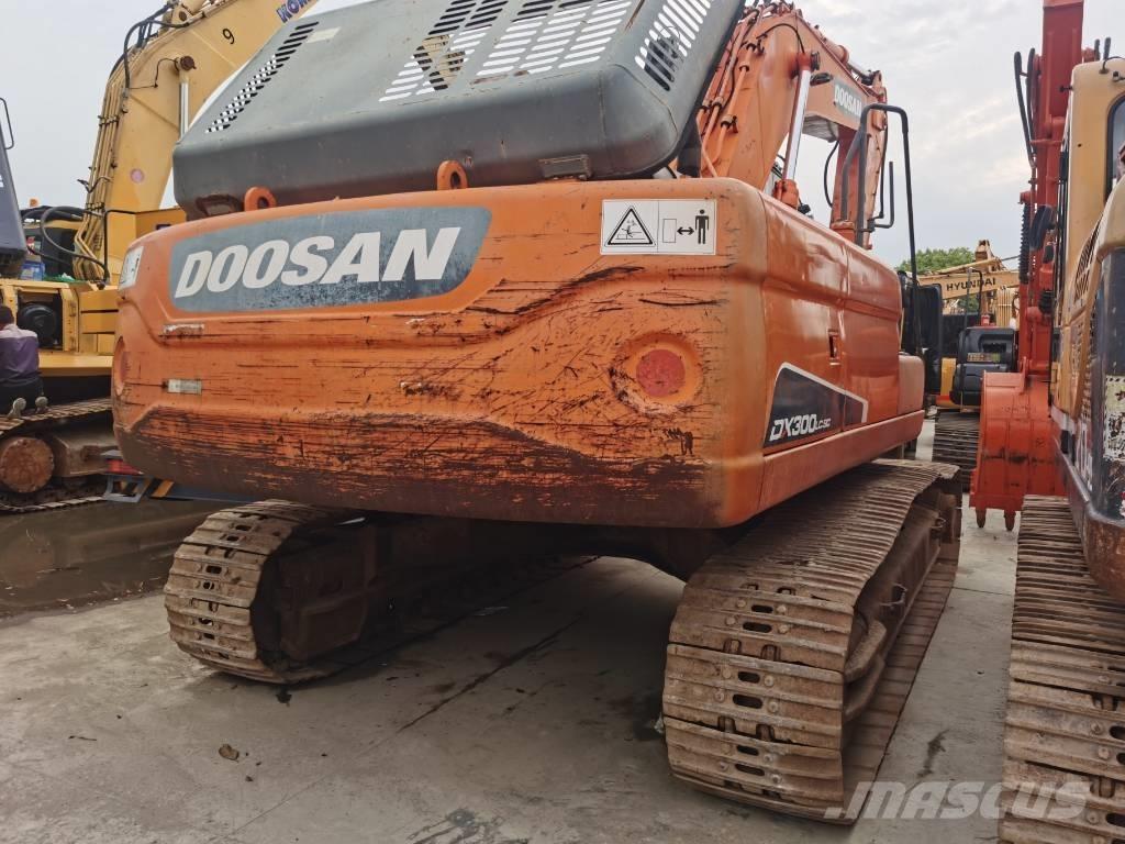 Doosan DX300LC-9C حفارات زحافة