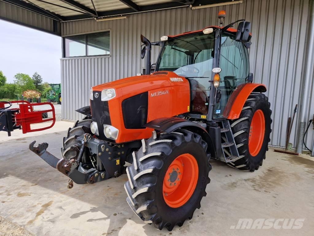 Kubota M 135 GX الجرارات