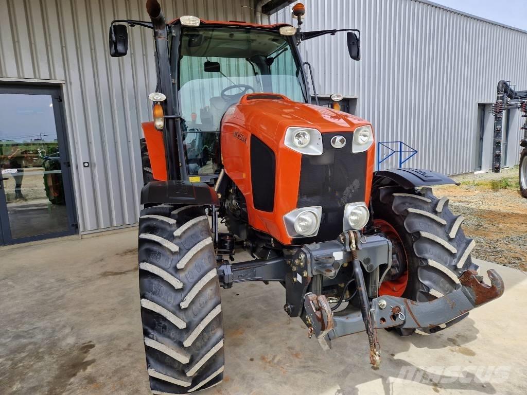 Kubota M 135 GX الجرارات
