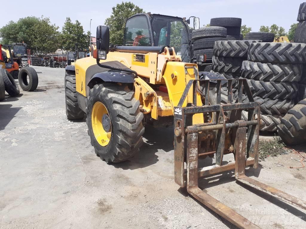 JCB 535-95 معدات مناولة لأغراض الزراعة