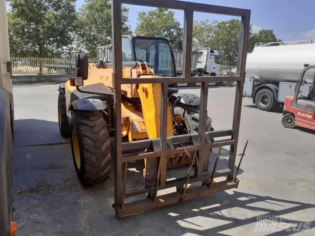 JCB 535-95 معدات مناولة لأغراض الزراعة