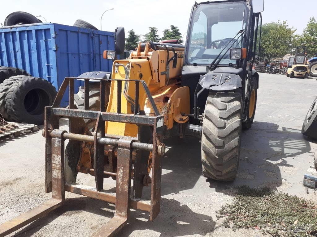 JCB 535-95 معدات مناولة لأغراض الزراعة