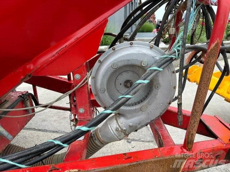 Horsch CO 6.25 مثاقيب
