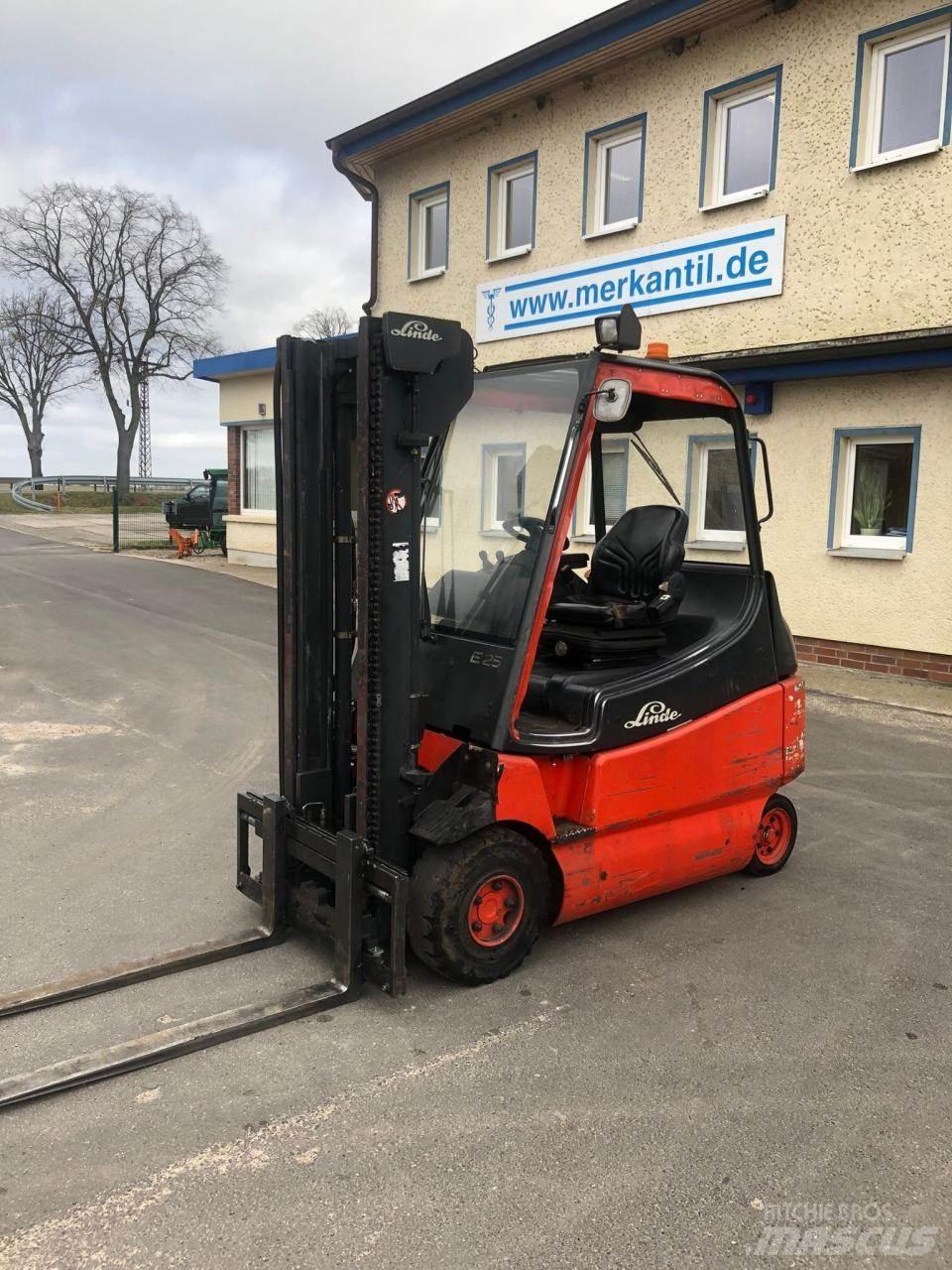 Linde E 25 شاحنات ذات رافعات شوكية تعمل بالكهرباء