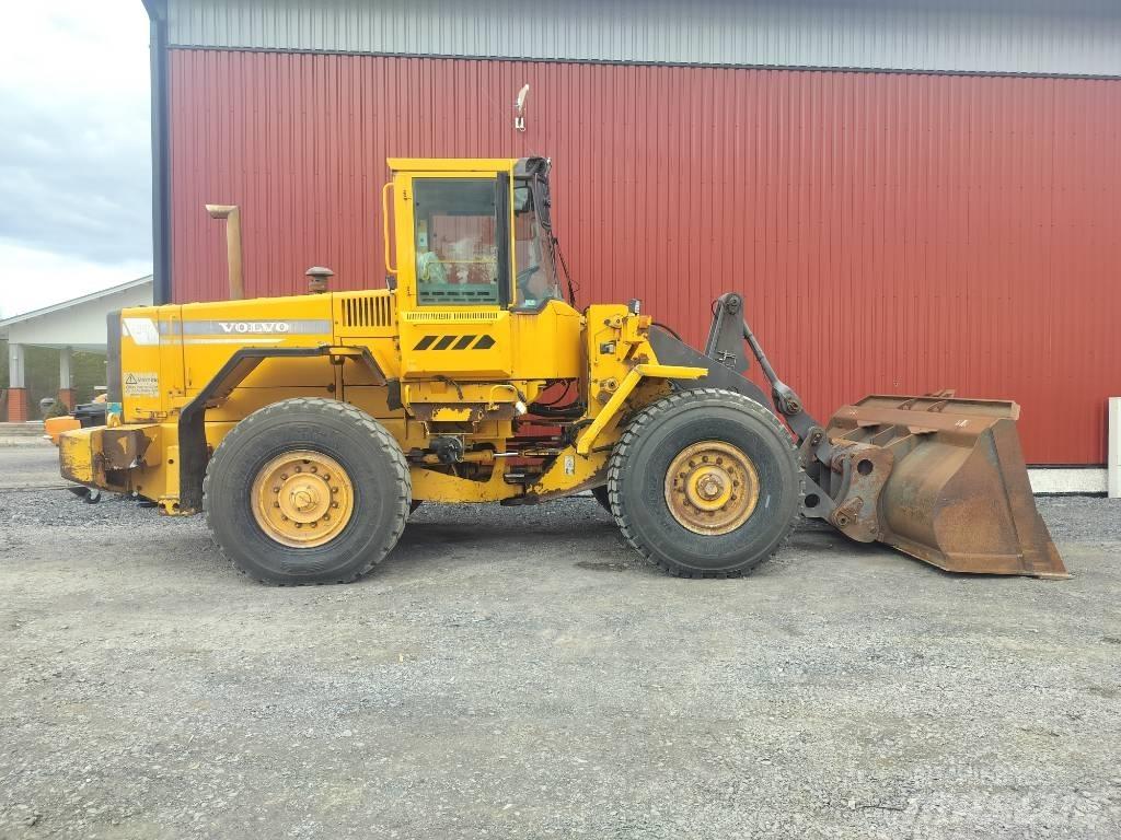Volvo L90 C لوادر بعجل