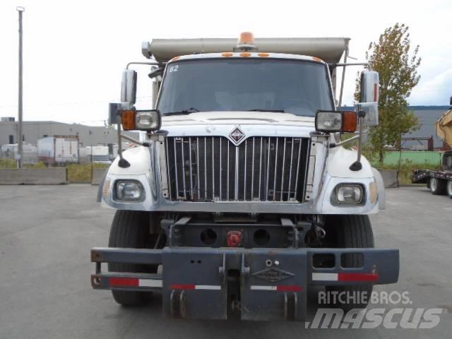 International 7500 شاحنات قلابة