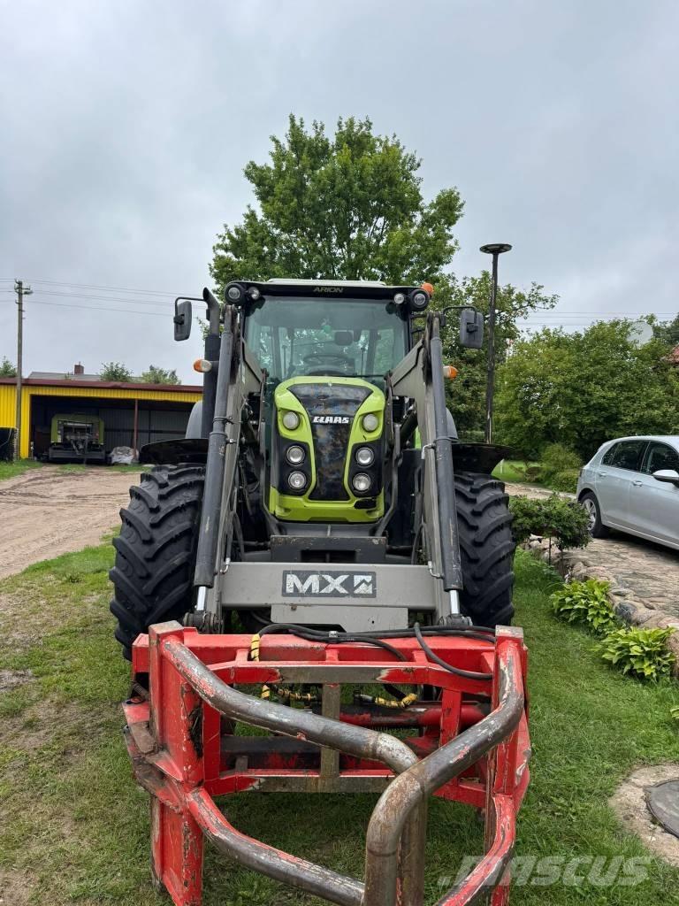 CLAAS Arion 440 الجرارات