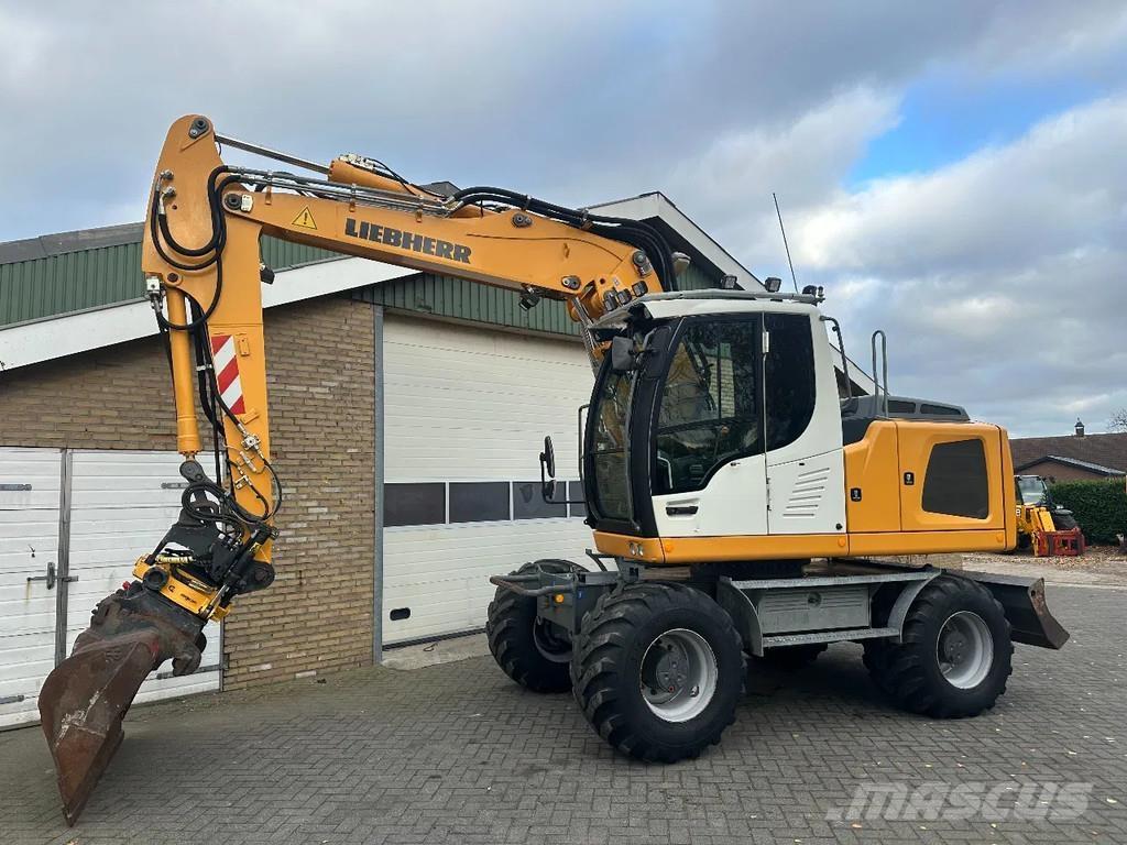 Liebherr A914 حفارات بعجل