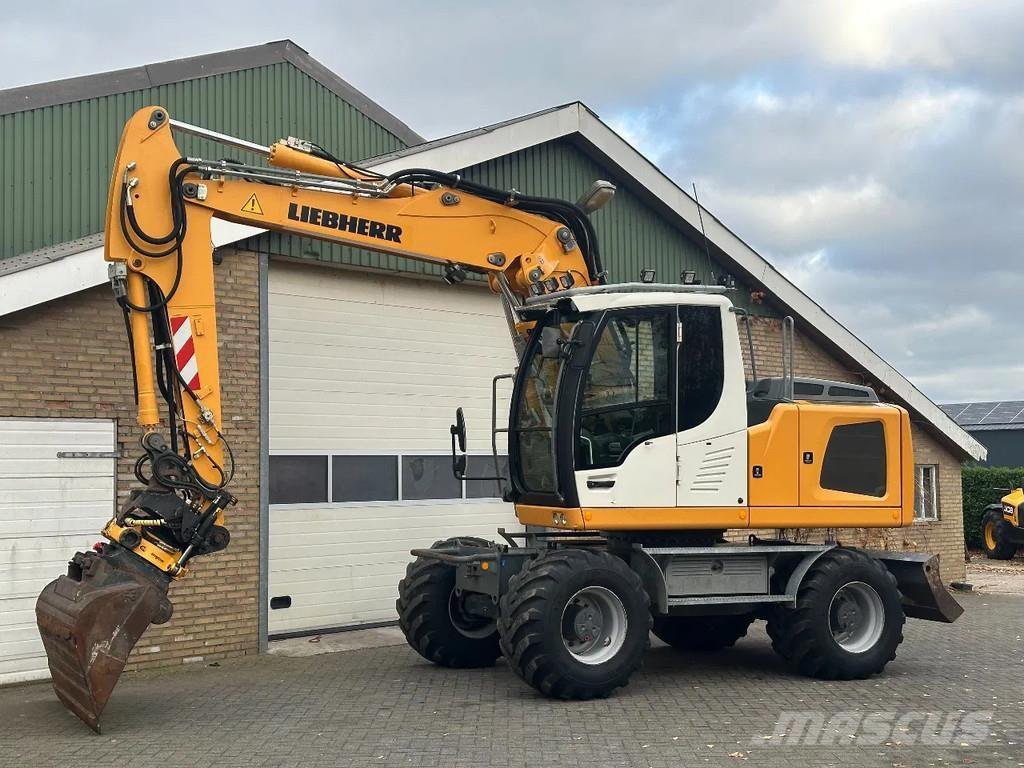 Liebherr A914 حفارات بعجل