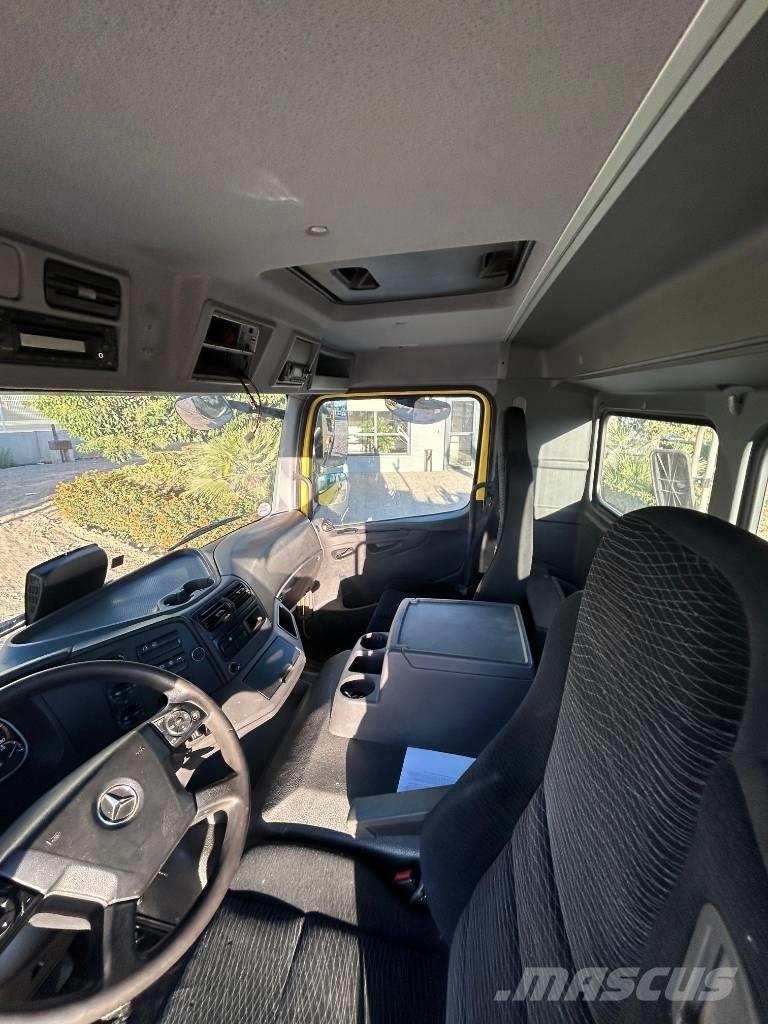 Mercedes-Benz 1530 حاويات تخزين