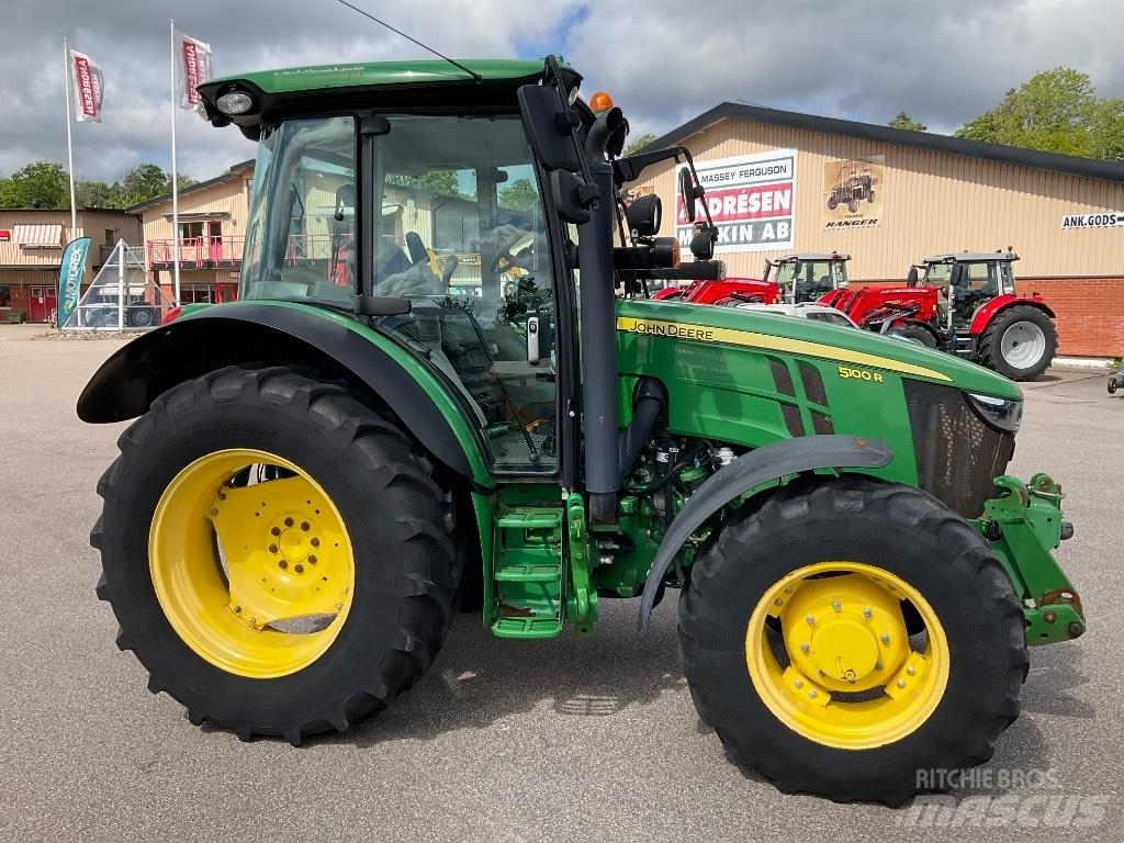 John Deere 5100 R الجرارات