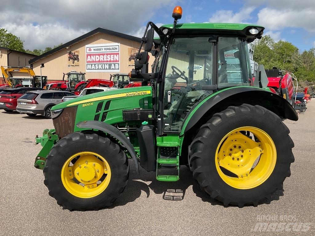 John Deere 5100 R الجرارات
