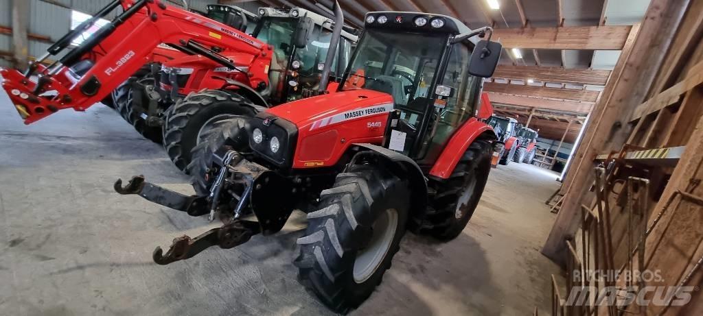 Massey Ferguson 5445 الجرارات