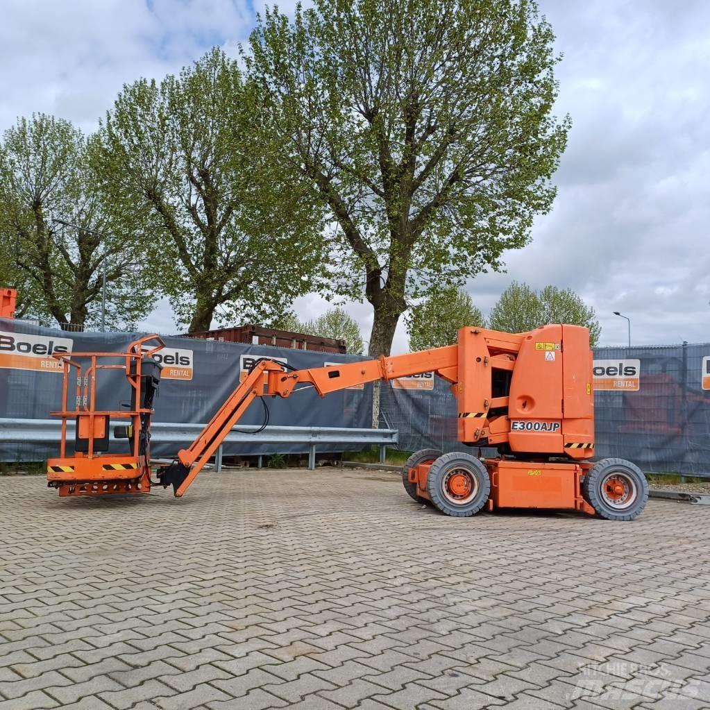 JLG E300AJP رافعات سلة مفصلية