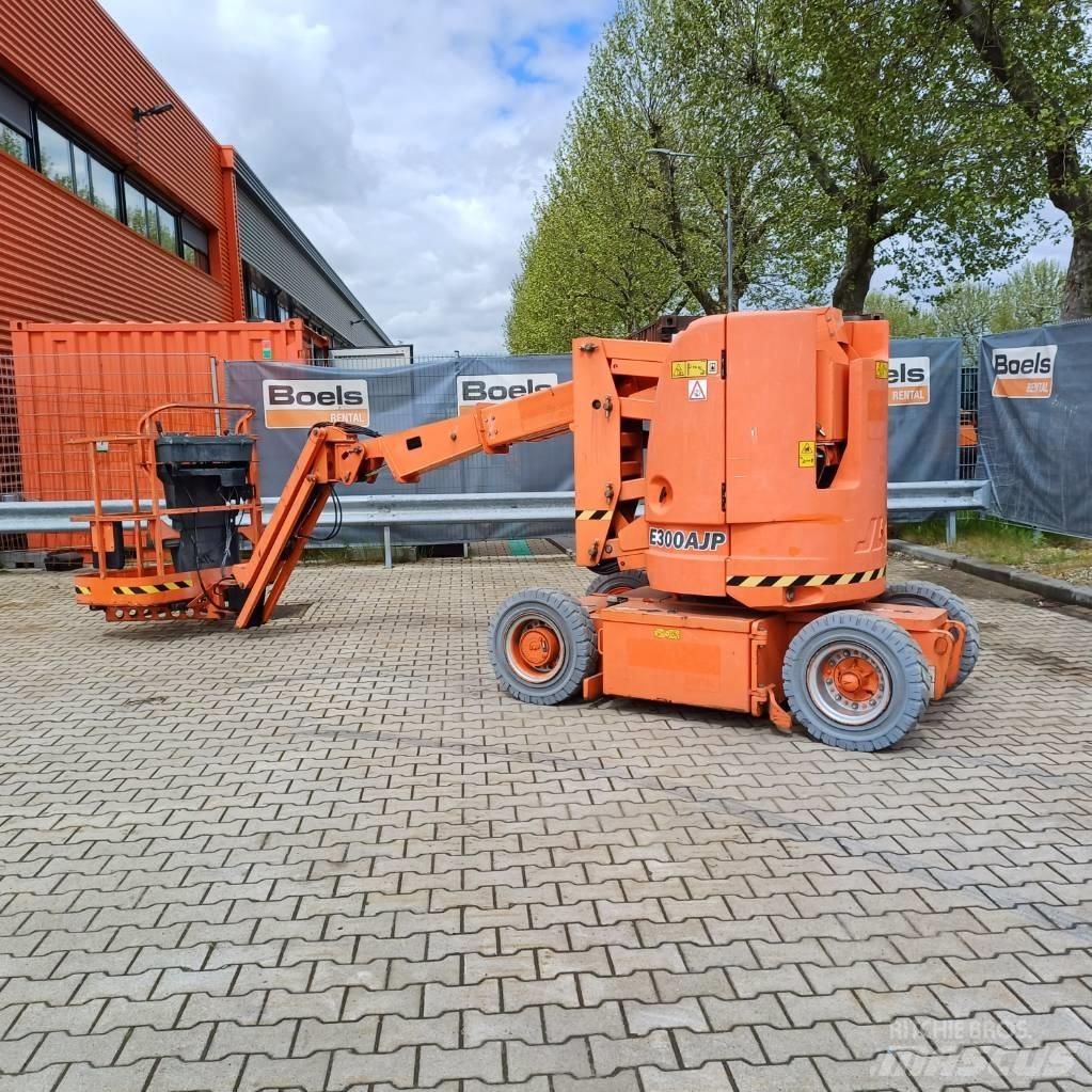 JLG E300AJP رافعات سلة مفصلية