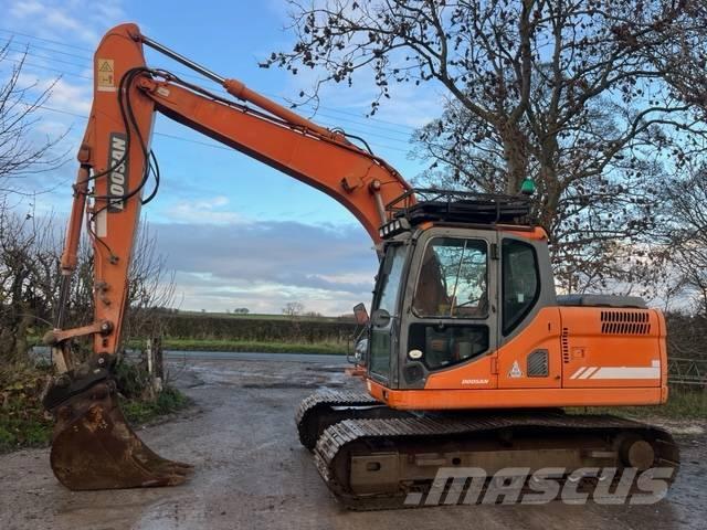 Doosan DX 140 LC حفارات زحافة