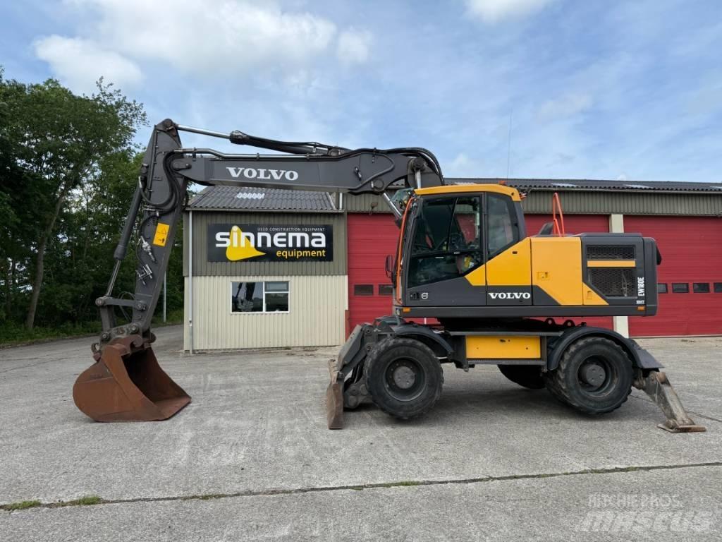 Volvo EW180E حفارات بعجل