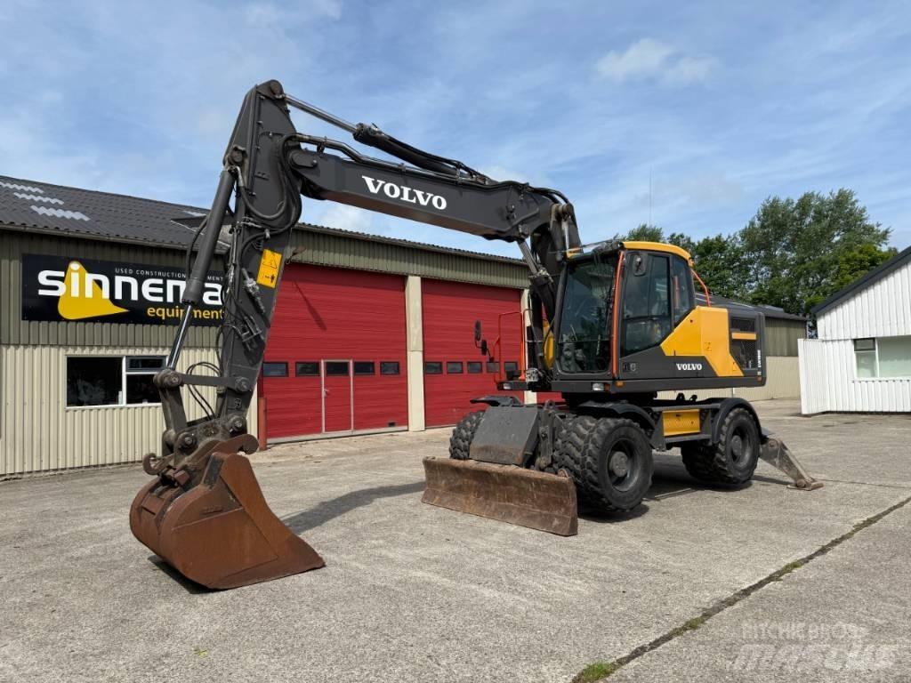 Volvo EW180E حفارات بعجل