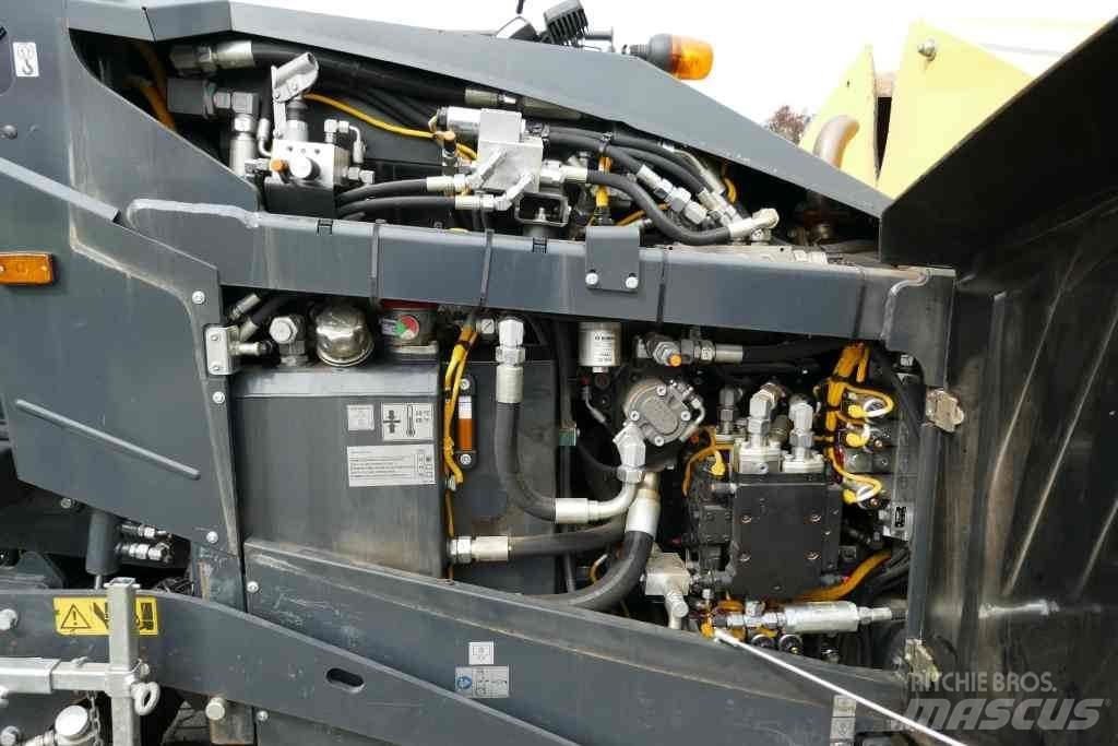Bomag BF 200 C-2 ماكينات أسفلت صغيرة