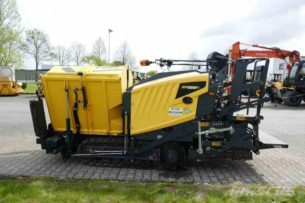 Bomag BF 200 C-2 ماكينات أسفلت صغيرة