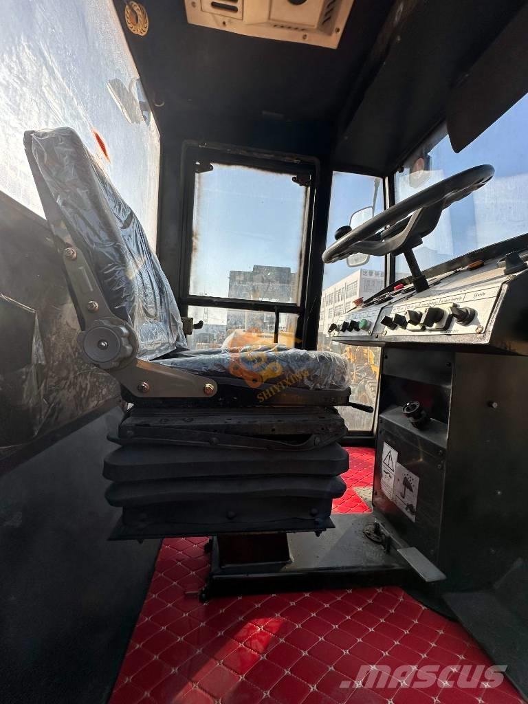 XCMG XD 103 ضاغطات التربة