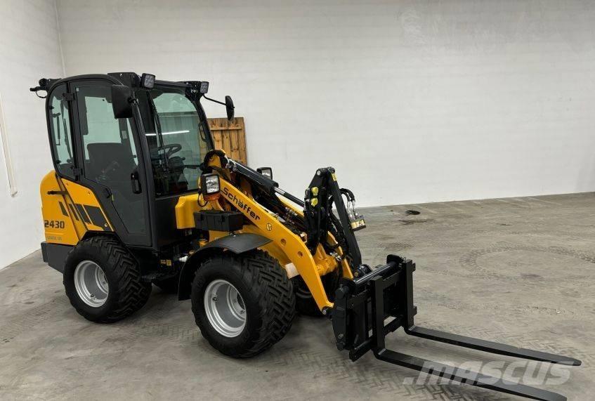 Schäffer 2430 HD لوادر انزلاقية التوجيه