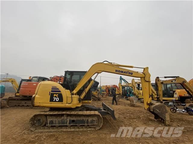 Komatsu pc70-8 حفارات زحافة