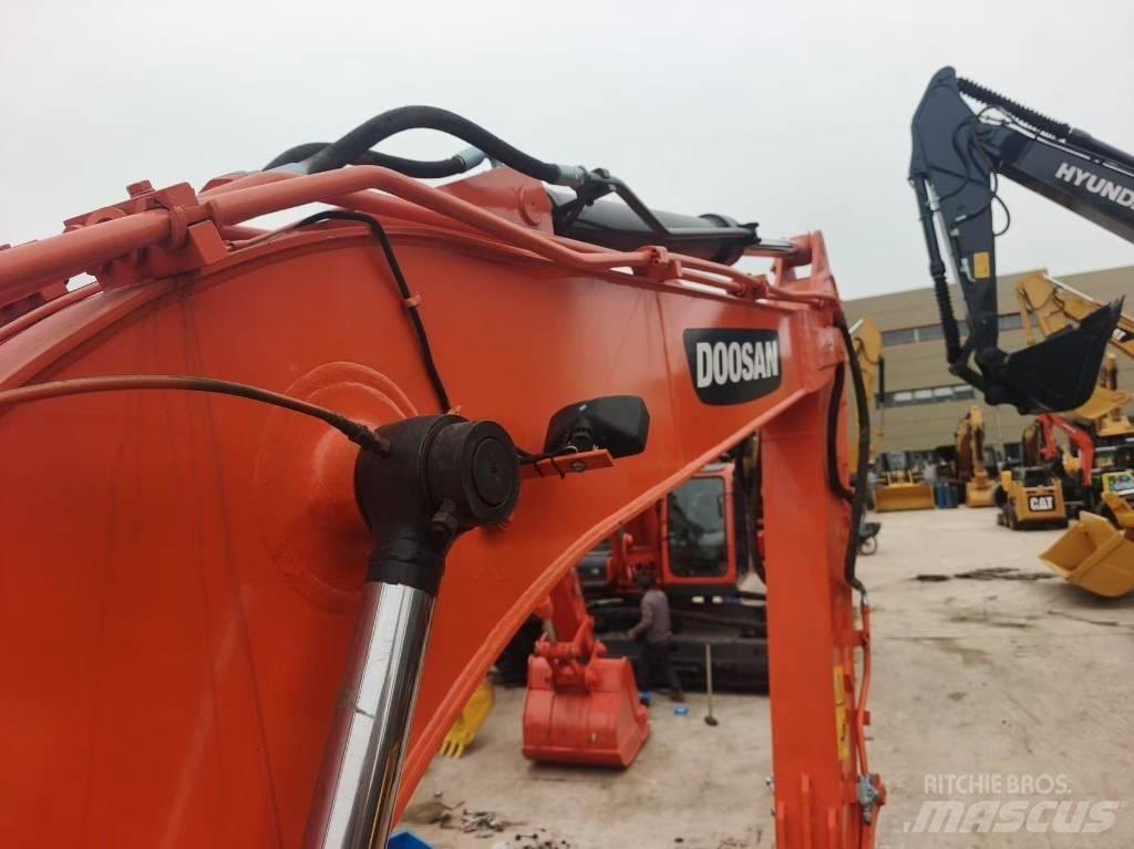 Doosan DX 140 حفارات زحافة