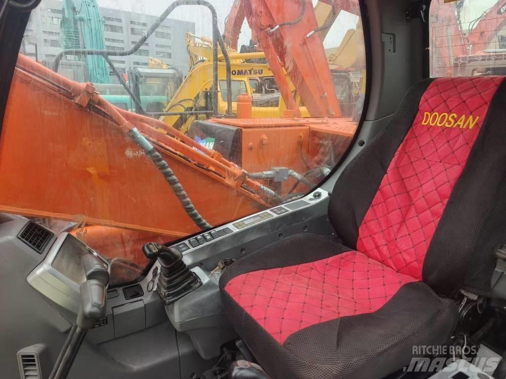 Doosan DX 140 حفارات زحافة