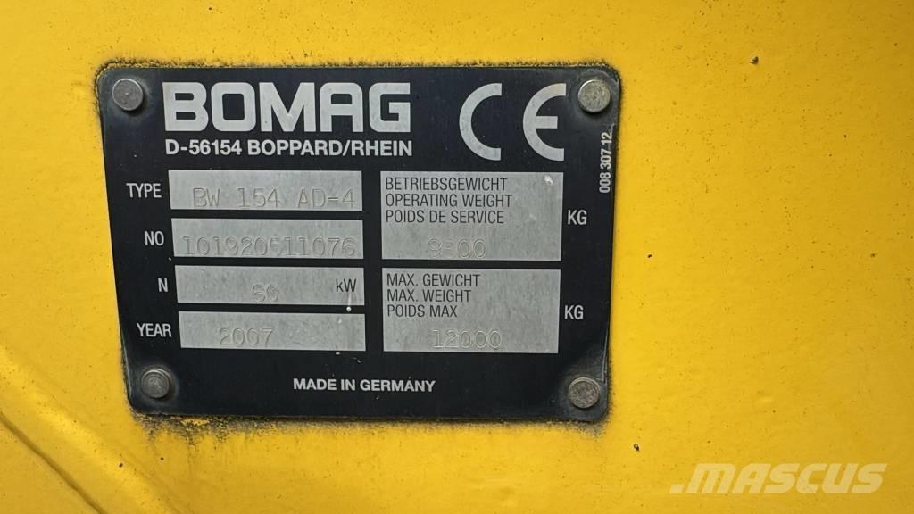 Bomag BW 154 AD-4 مداحل ثنائية الاسطوانة