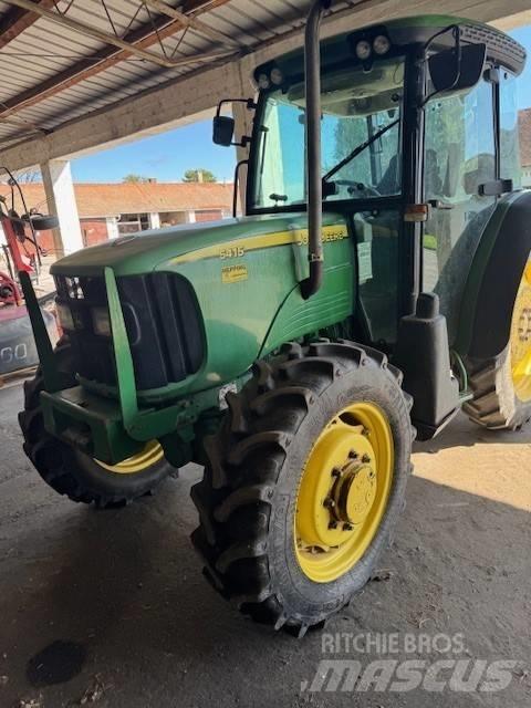 John Deere 5415 الجرارات