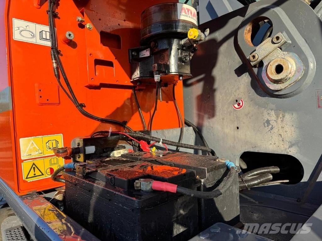 Atlas 250 MH مناولات المخلفات / مناولات صناعية