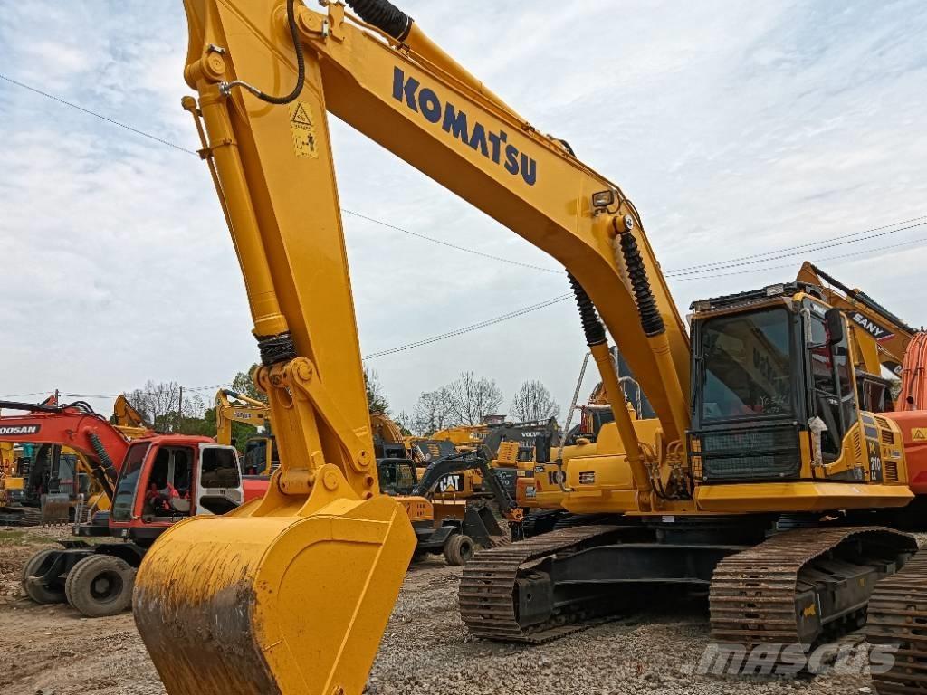 Komatsu PC 210 حفارات زحافة