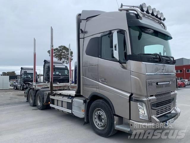 Volvo FH 750 شاحنات أشجار