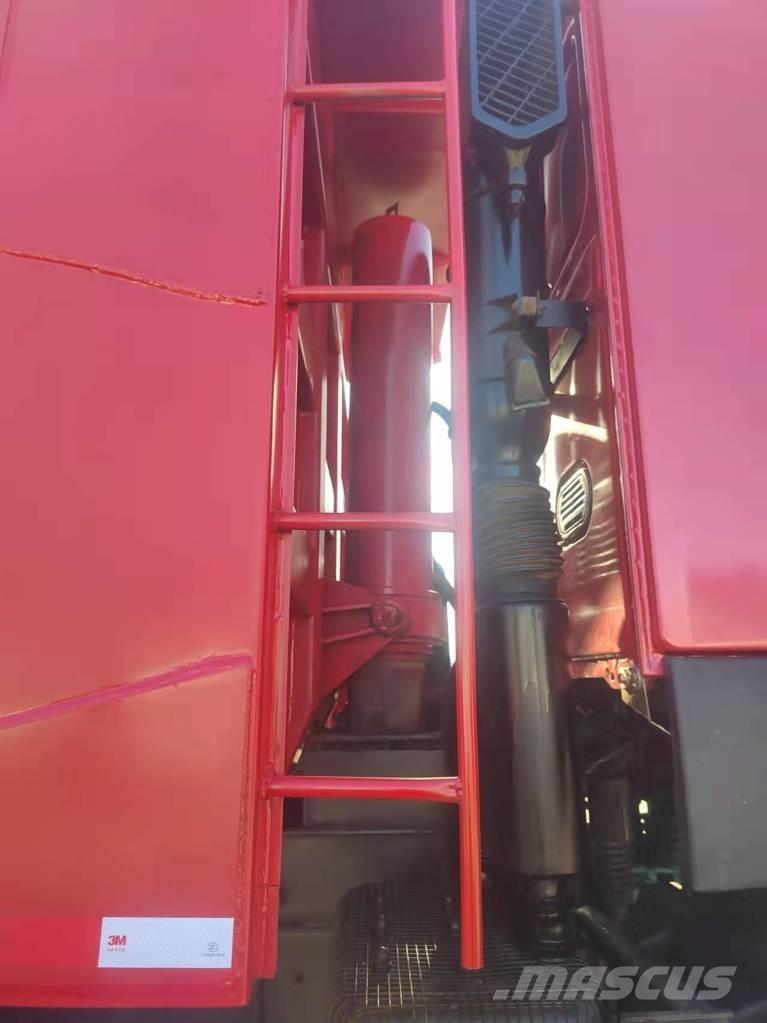 Howo 371 8x4 شاحنات قلابة