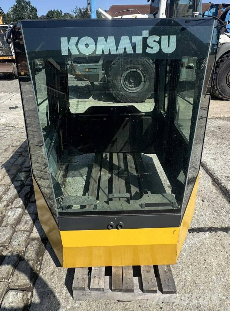 Komatsu WA 470-5 كابينة والداخلية