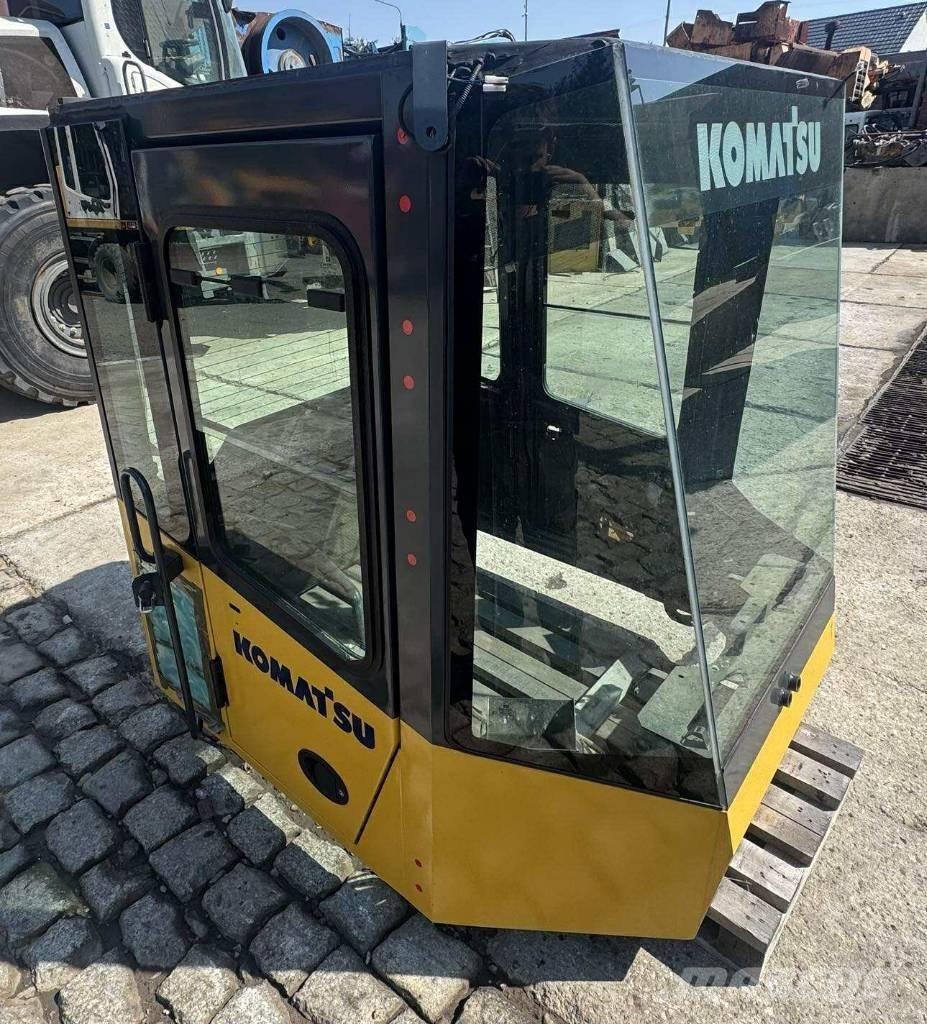 Komatsu WA 470-5 كابينة والداخلية