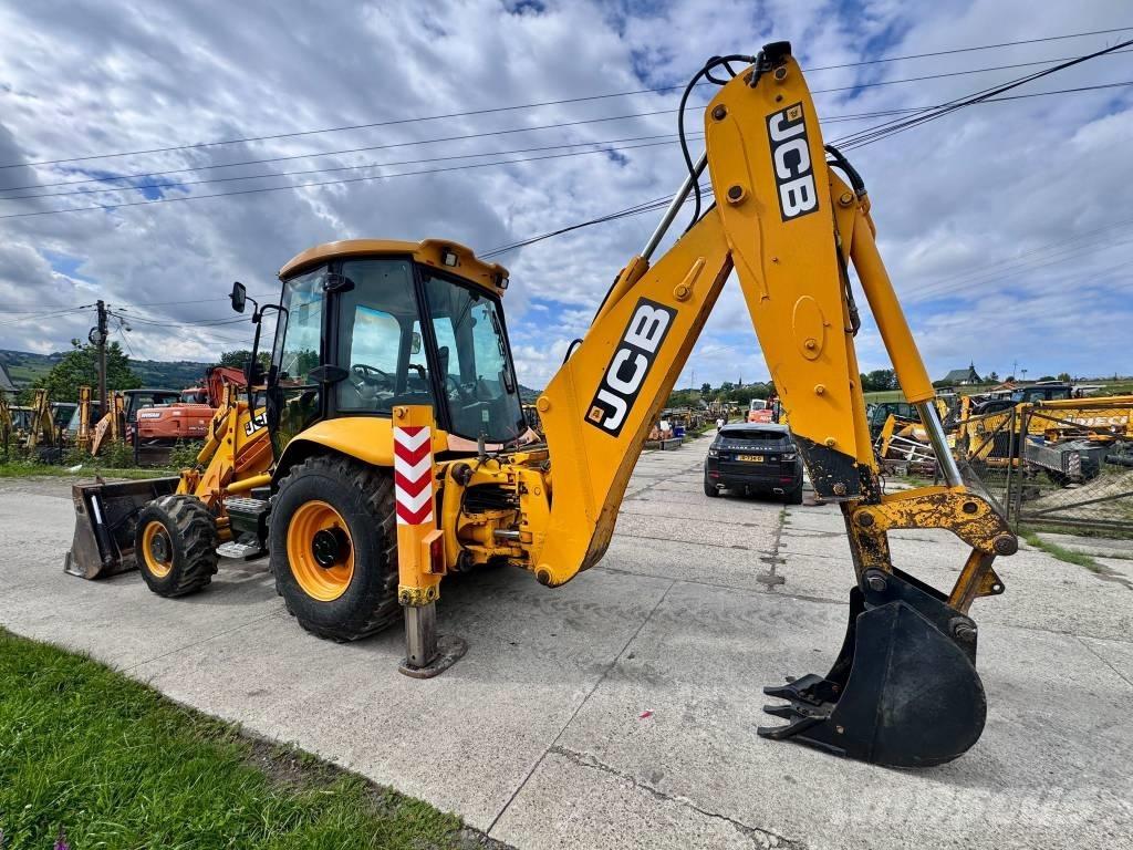 JCB 3CX لوادر ذات جرافات عكسية