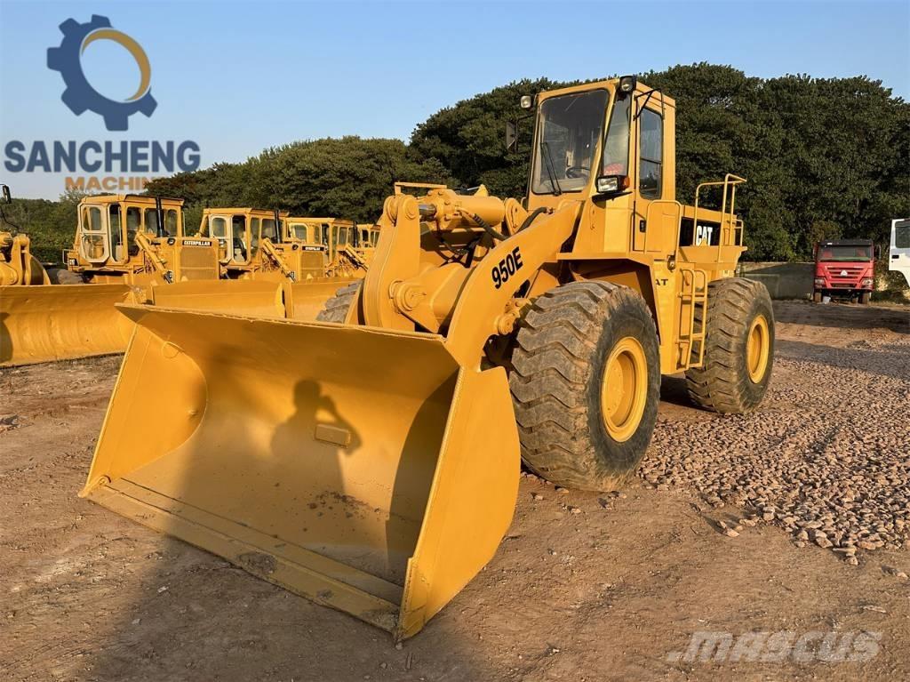 CAT 950E لوادر بعجل