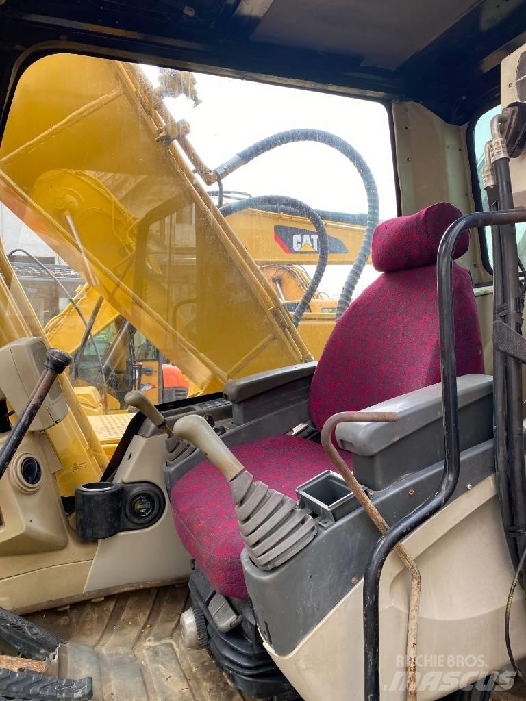 CAT 320 C L حفارات زحافة