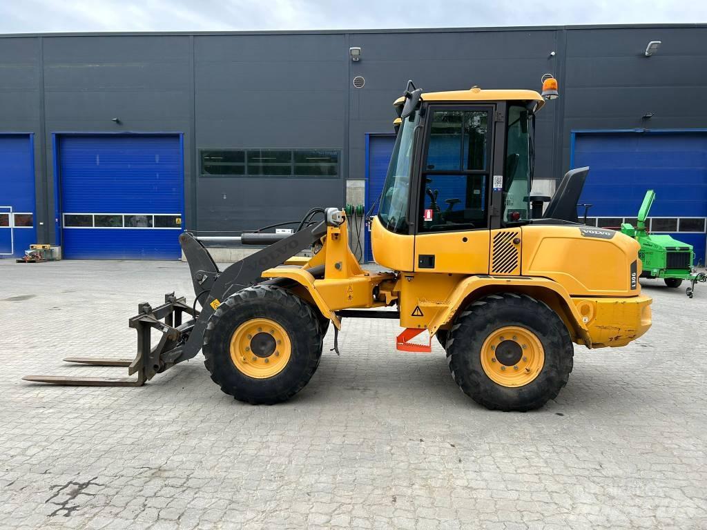 Volvo L 30 G لوادر بعجل