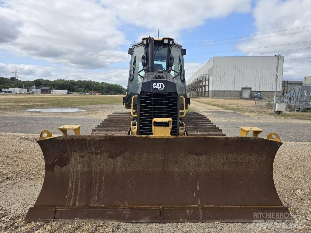 CAT D 3 LGP بلدوزرات مجنزرة