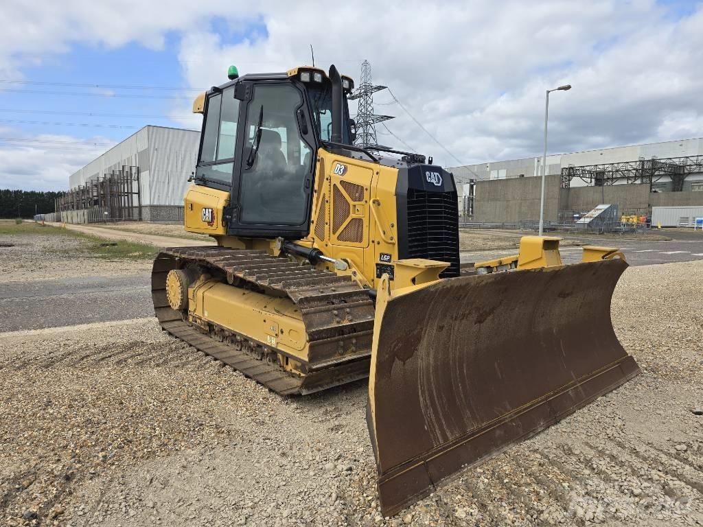 CAT D 3 LGP بلدوزرات مجنزرة